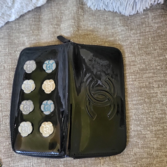 Chanel Ltd Edition Petite Maroquinerie Long Zipper Wallet Camelia - Picture 8 of 10